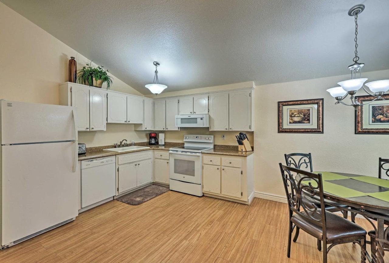 Flagstaff Townhome With Deck Easy Access Downtown! Екстериор снимка